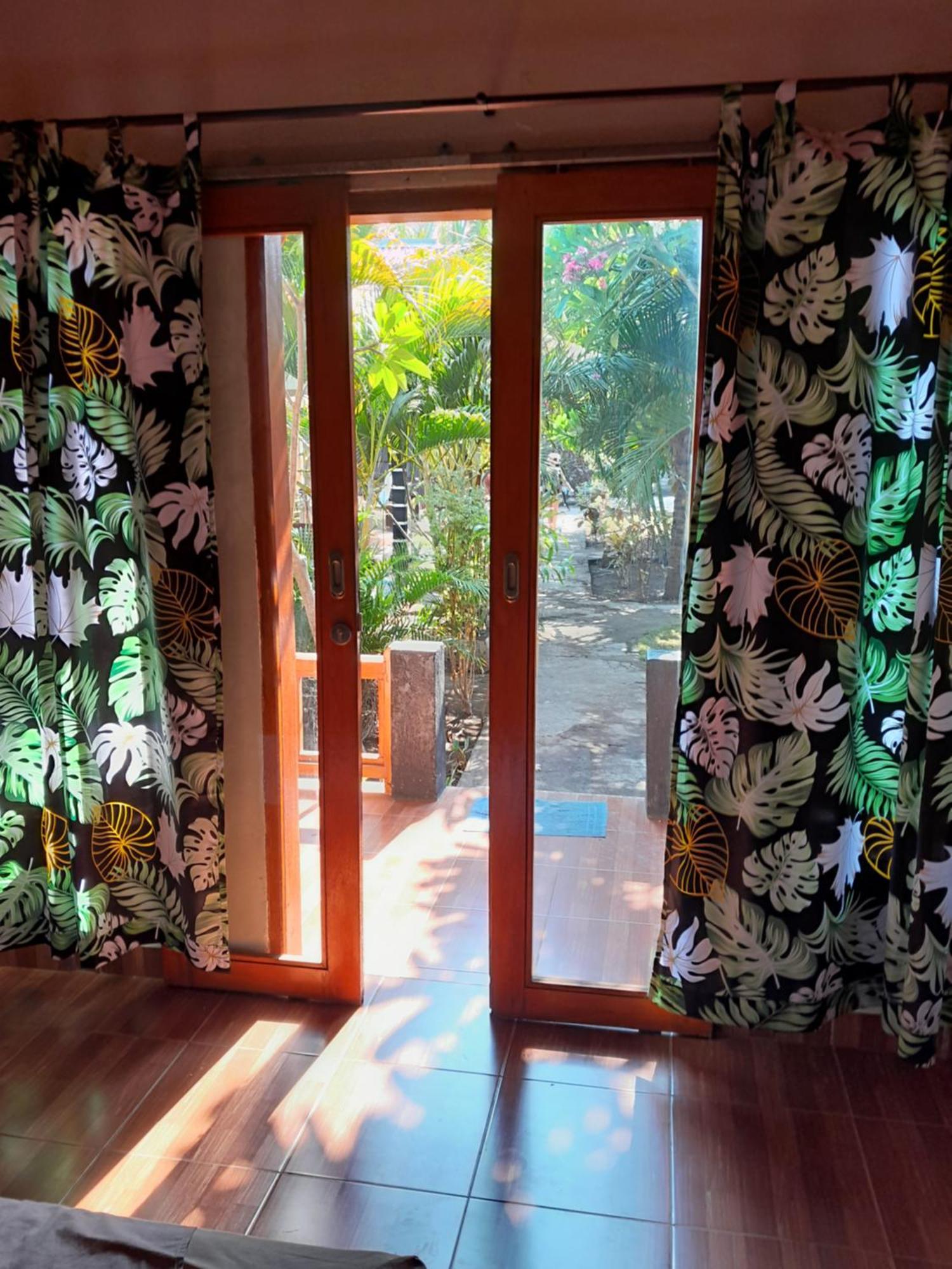 Florine'S Garden Hotel กิลิไอร์ ภายนอก รูปภาพ